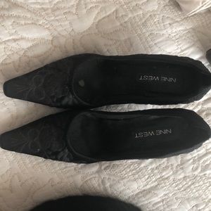Black Nine West pointed heels